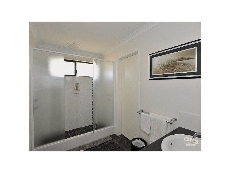 24 Nellie Green, Dudley Park WA 6210