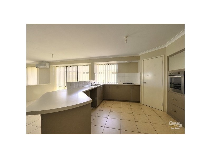 17 Loretta Parkway, Lakelands WA 6180