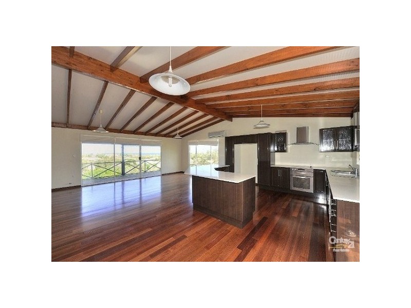 8 Marsh Place, Halls Head WA 6210