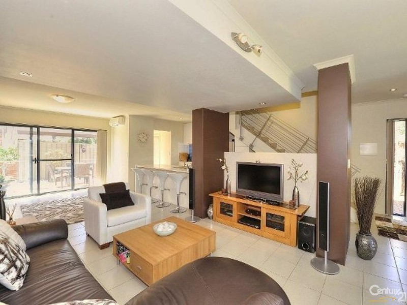 8/1 Mariners Cove, Dudley Park WA 6210