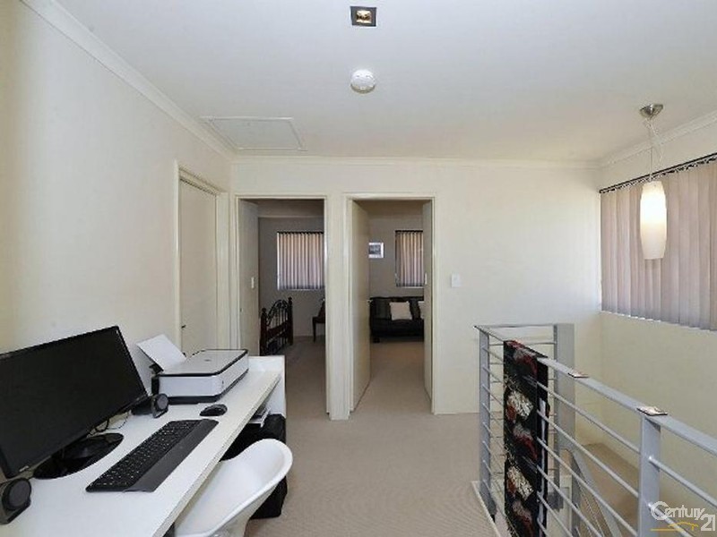 8/1 Mariners Cove, Dudley Park WA 6210