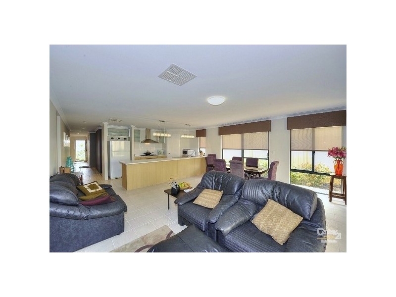 17 Yindana Blvd, Lakelands WA 6180