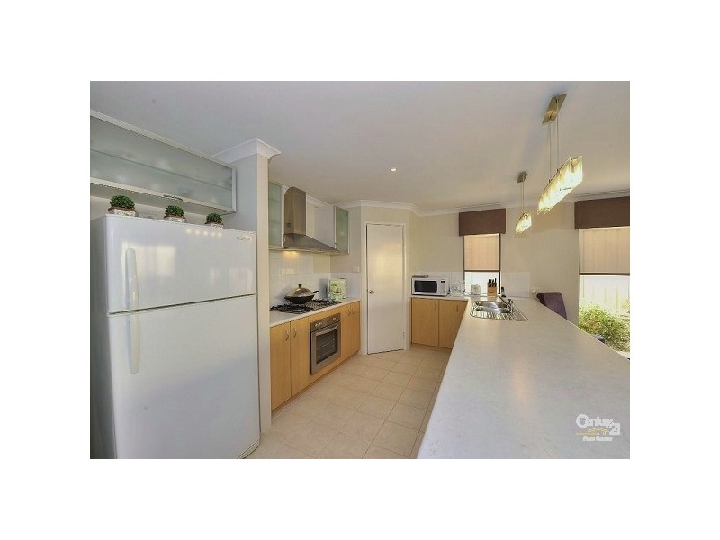 17 Yindana Blvd, Lakelands WA 6180