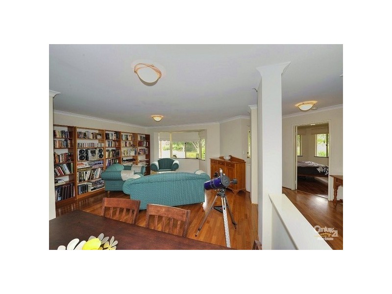 11 Dalewood Gardens, Meadow Springs WA 6210