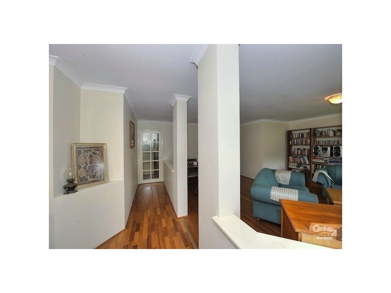 11 Dalewood Gardens, Meadow Springs WA 6210