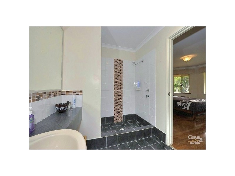 11 Dalewood Gardens, Meadow Springs WA 6210