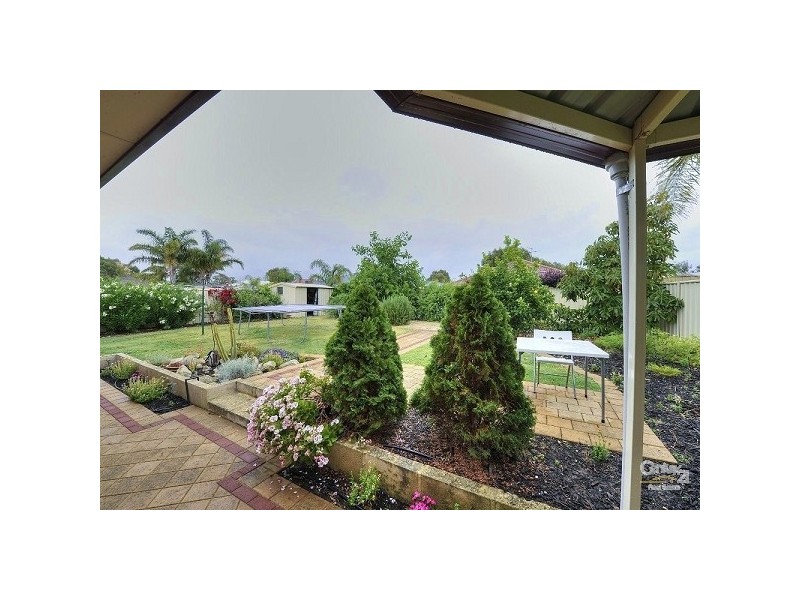 11 Dalewood Gardens, Meadow Springs WA 6210