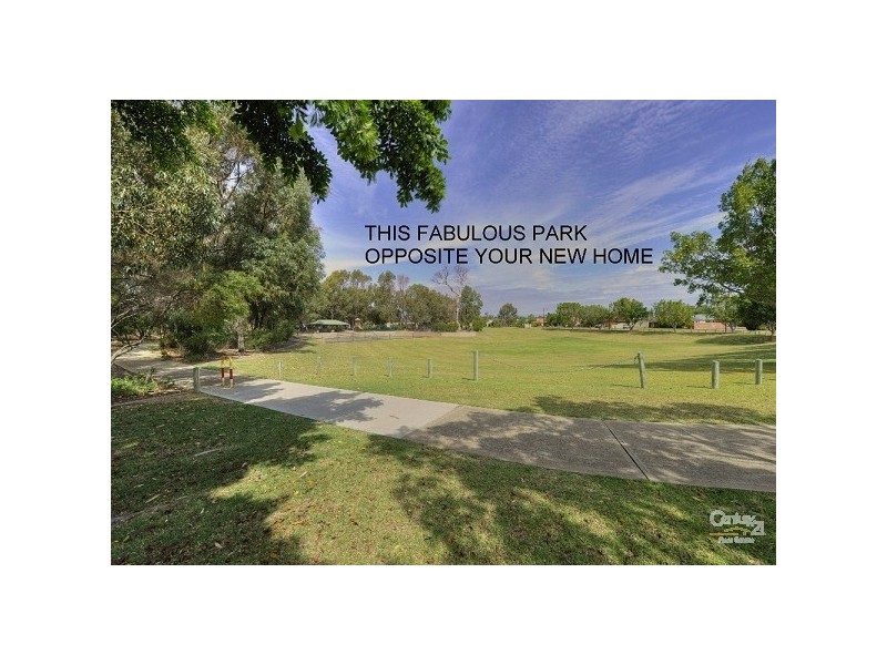 11 Dalewood Gardens, Meadow Springs WA 6210