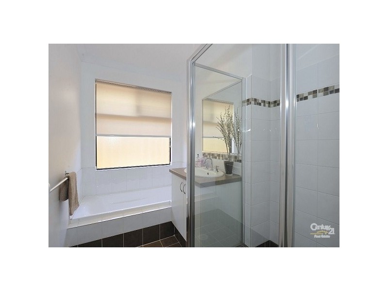 33 Lascelles Circus, Lakelands WA 6180