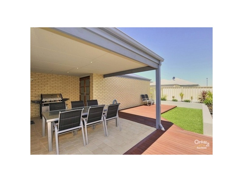 33 Lascelles Circus, Lakelands WA 6180