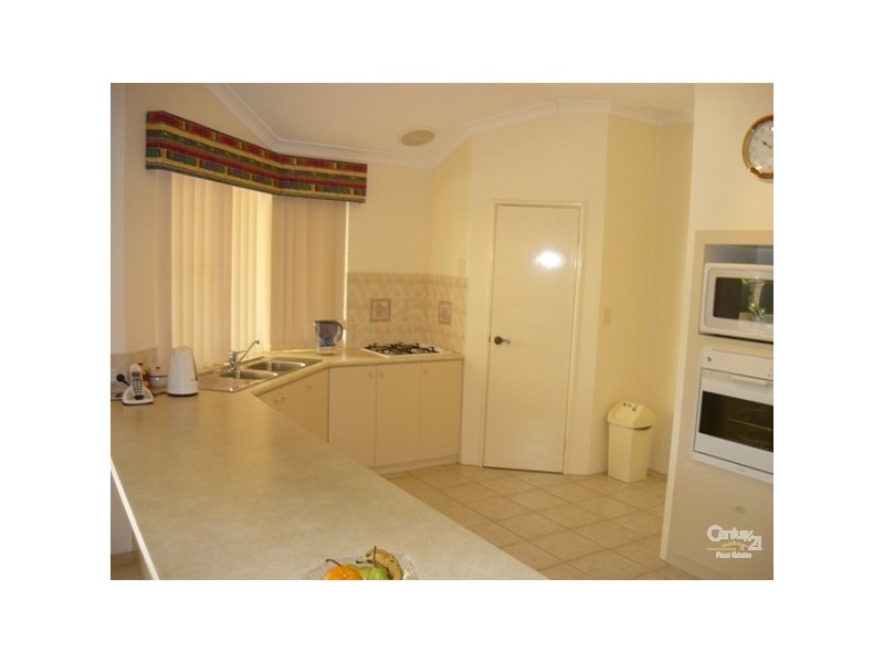 1 Lamont Court, Meadow Springs WA 6210