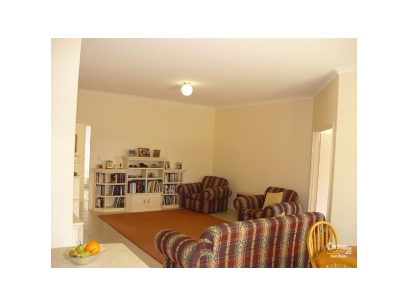 1 Lamont Court, Meadow Springs WA 6210