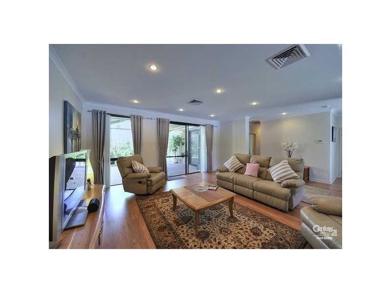 14 Malone Loop, Meadow Springs WA 6210