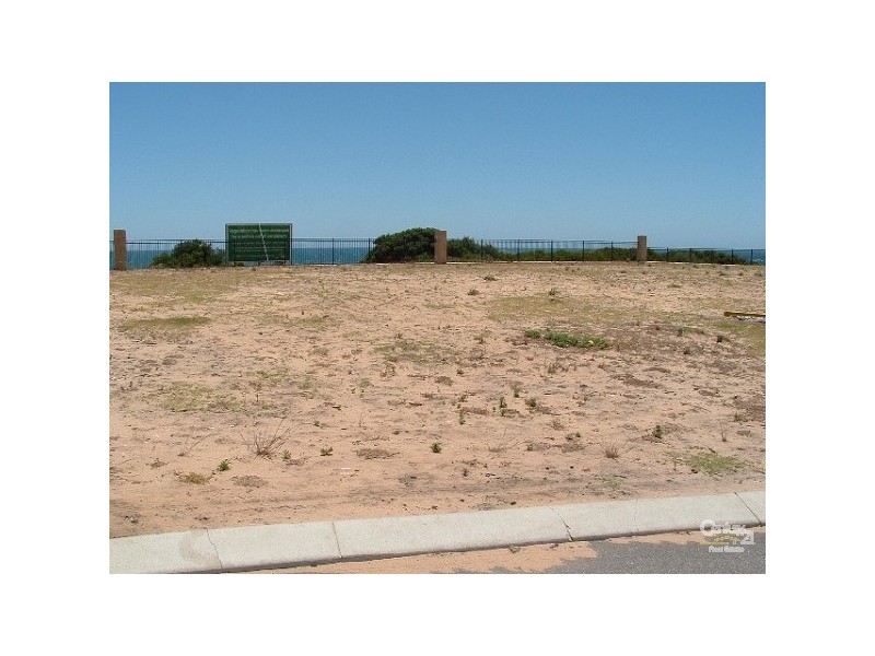 14 Seeana Pass, Halls Head WA 6210