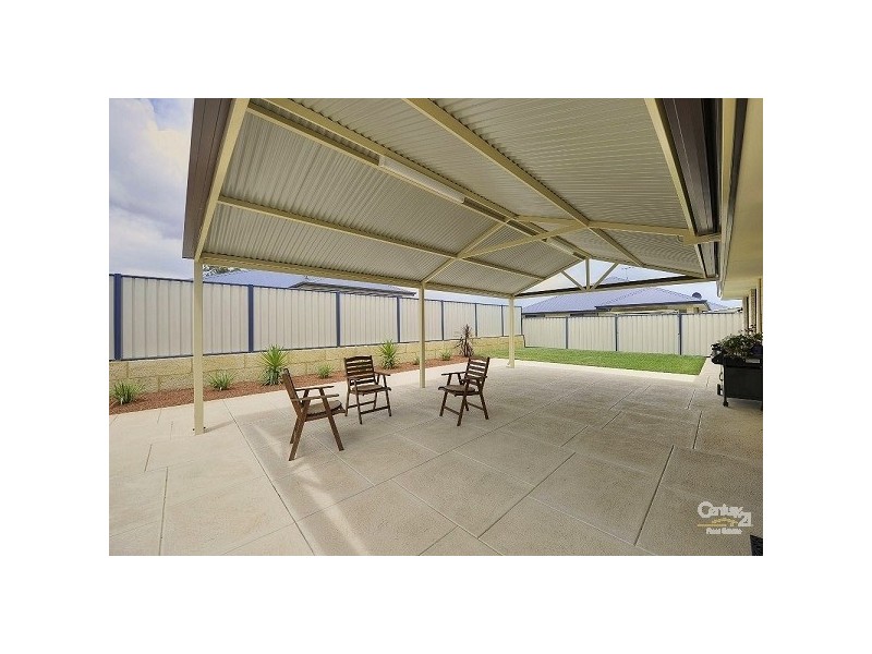 45 Still Meadow Turn, Meadow Springs WA 6210