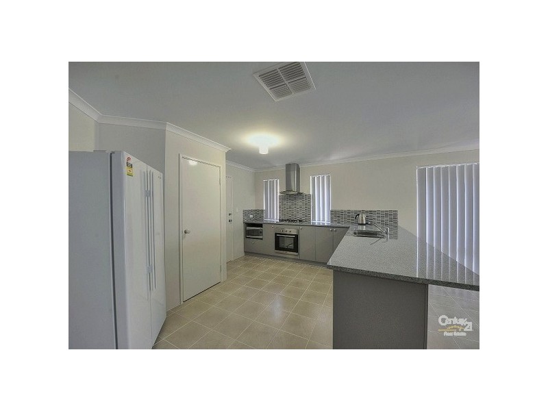 45 Still Meadow Turn, Meadow Springs WA 6210