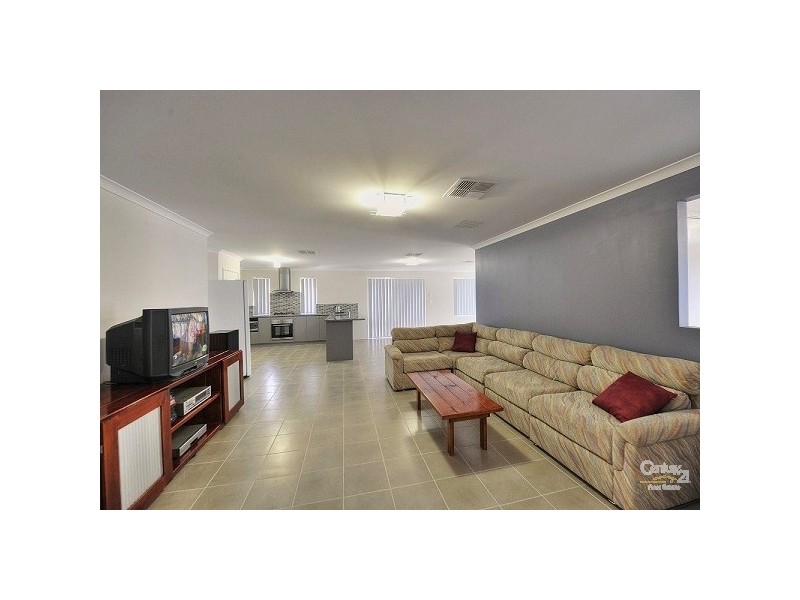 45 Still Meadow Turn, Meadow Springs WA 6210