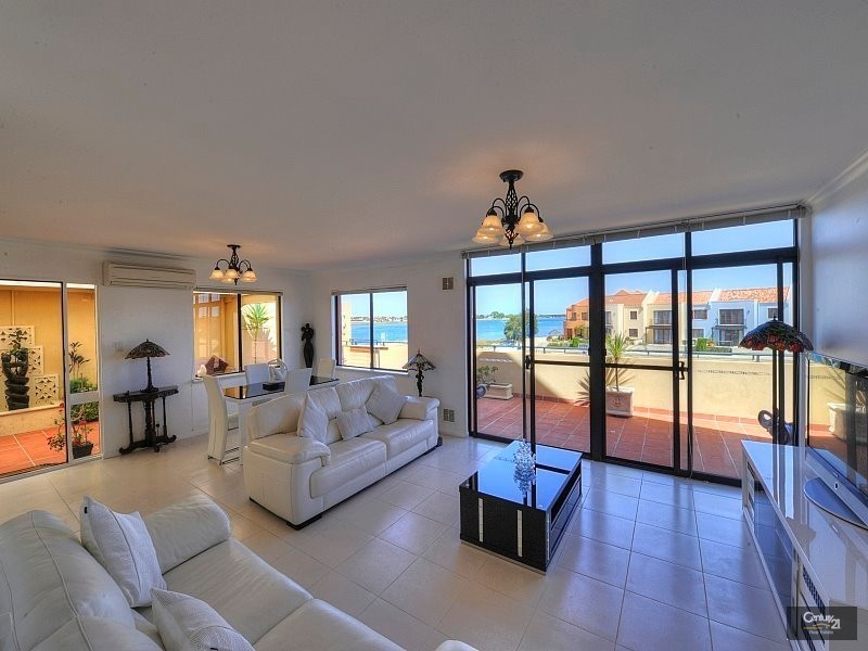 24/19 San Marco Quays, Halls Head WA 6210