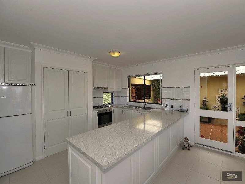 24/19 San Marco Quays, Halls Head WA 6210