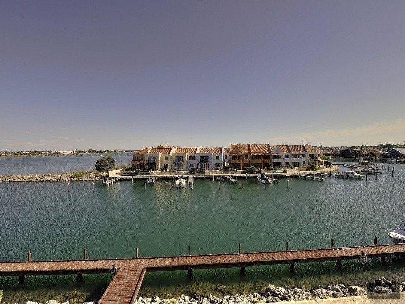 24/19 San Marco Quays, Halls Head WA 6210