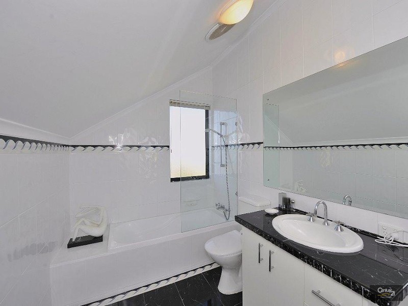 24/19 San Marco Quays, Halls Head WA 6210