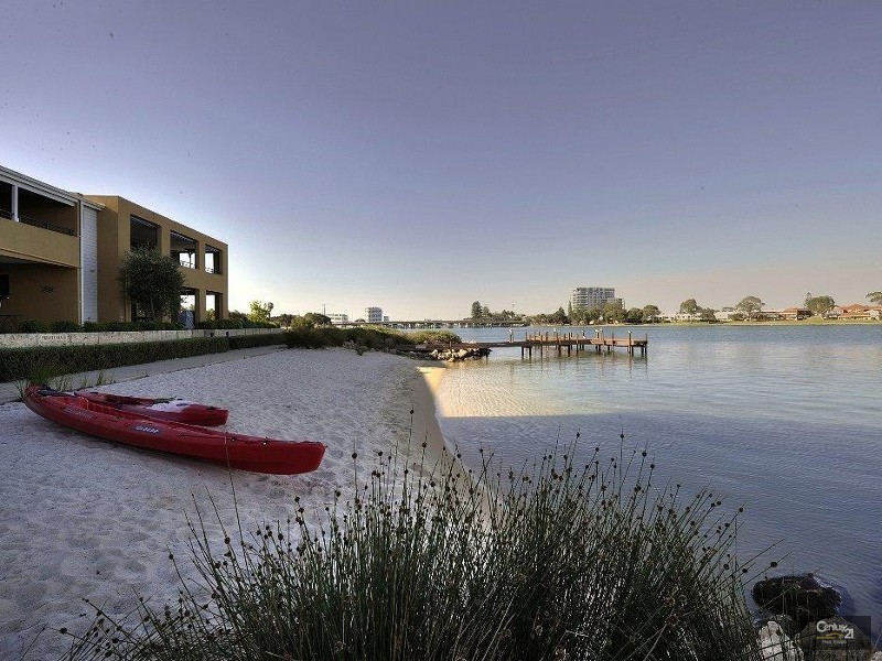 24/19 San Marco Quays, Halls Head WA 6210