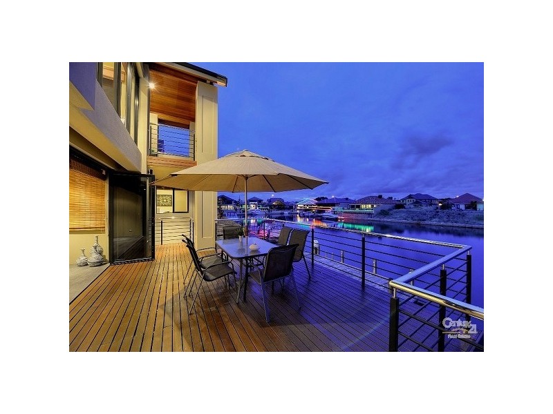 44 Brindabella Crescent, Halls Head WA 6210