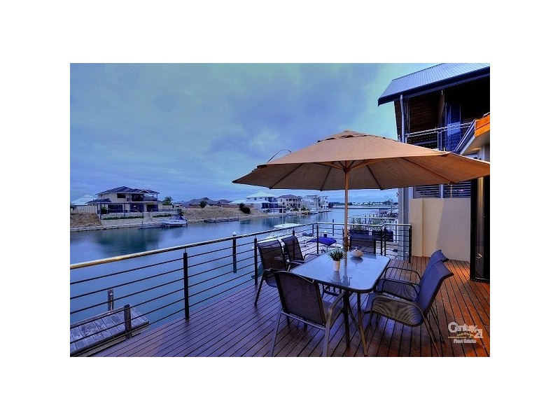 44 Brindabella Crescent, Halls Head WA 6210