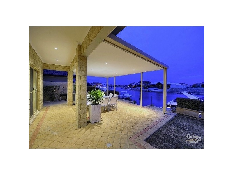 8 Leeuwin Place, Halls Head WA 6210