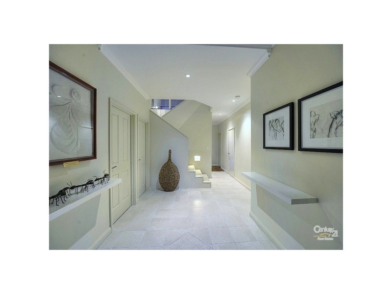 8 Leeuwin Place, Halls Head WA 6210