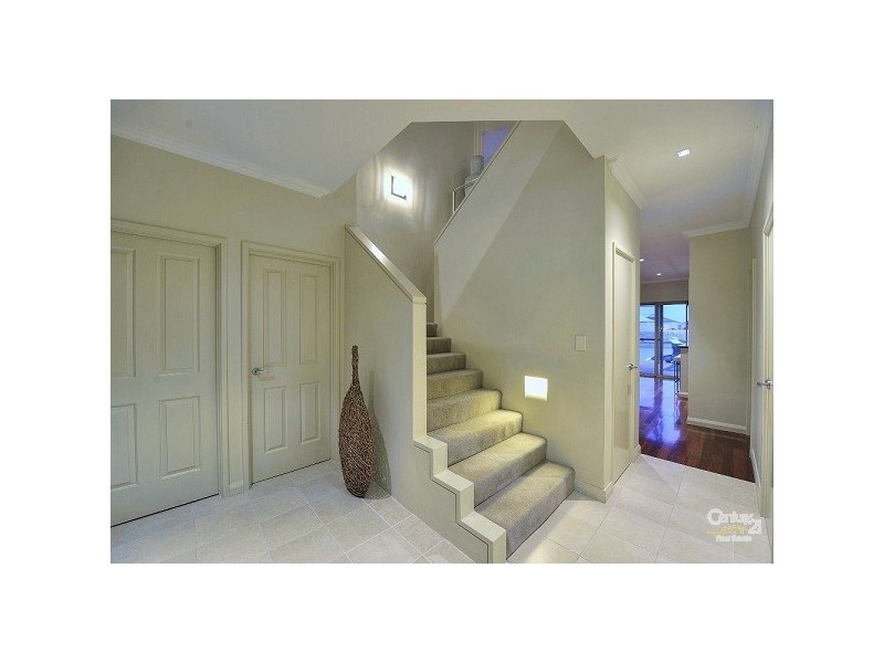 8 Leeuwin Place, Halls Head WA 6210