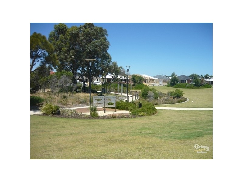 5 Splendens Turn, Halls Head WA 6210