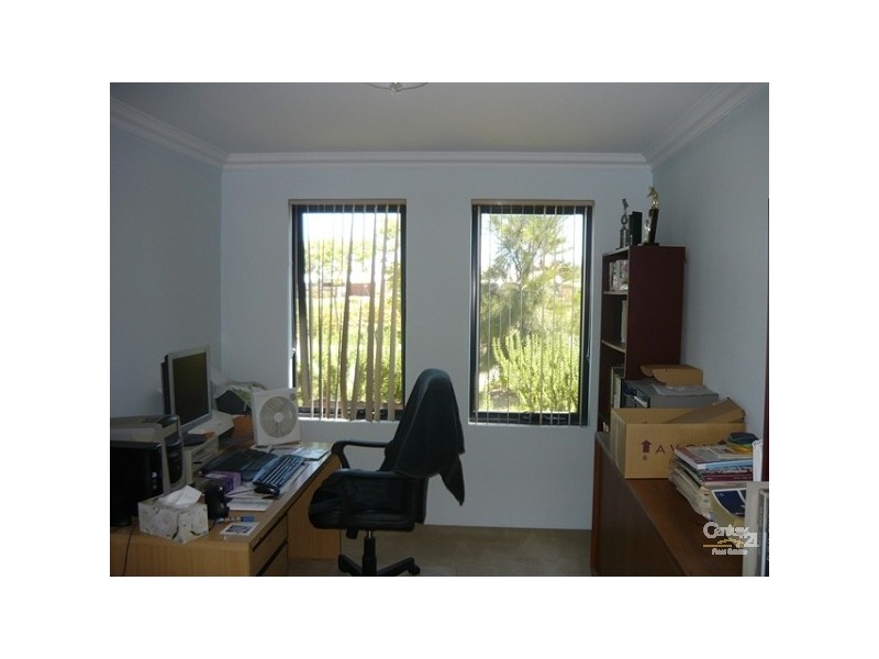 21 Buttercup Parkway, Halls Head WA 6210