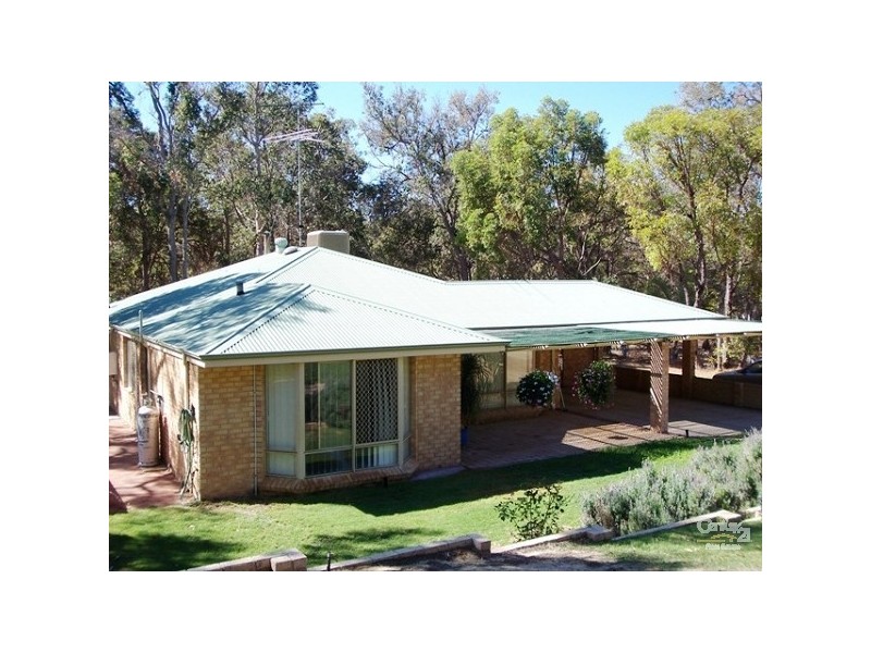 10 Yalgorup Drive, Bouvard WA 6211