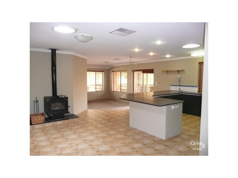 10 Yalgorup Drive, Bouvard WA 6211