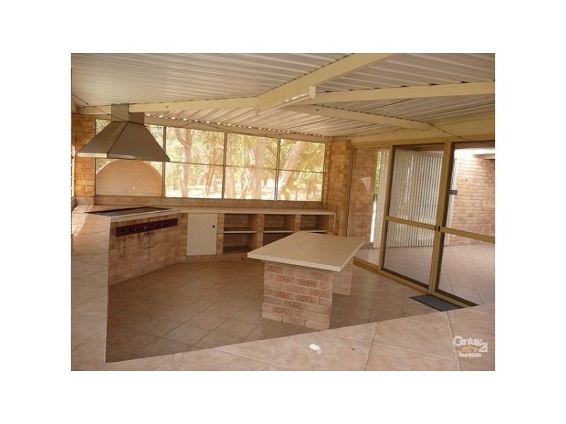 10 Yalgorup Drive, Bouvard WA 6211