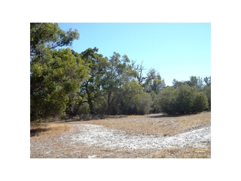 15 Kangaroo Loop, Birchmont WA 6214