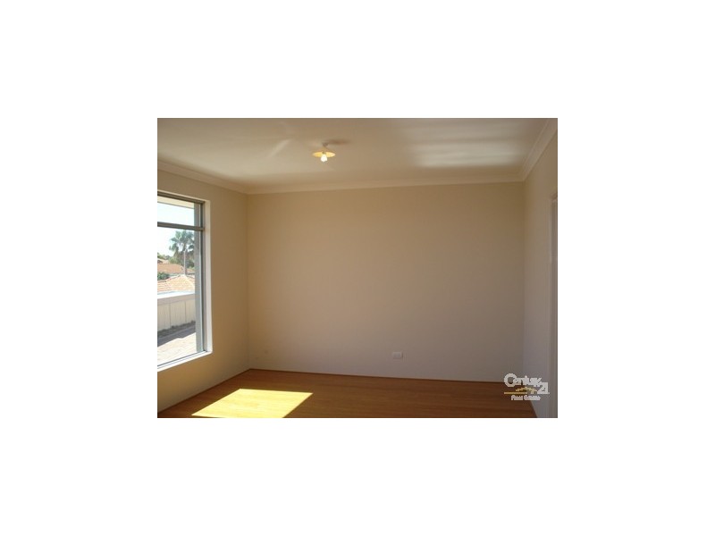 4 Coral Court HALLS HEAD, Mandurah WA 6210