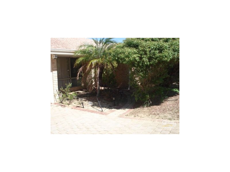 4 Muntries Place HALLS HEAD, Mandurah WA 6210