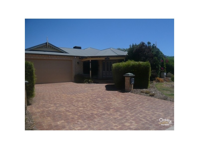 19 Sao Vincente Parkway, Secret Harbour WA 6173