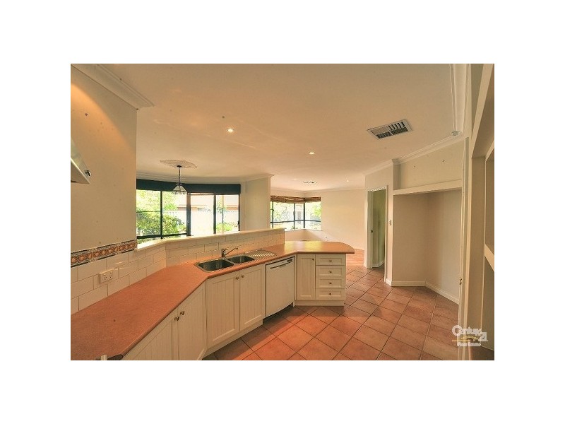 19 Sao Vincente Parkway, Secret Harbour WA 6173