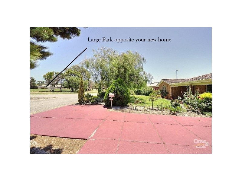 6 Brigadoon Close, Halls Head WA 6210