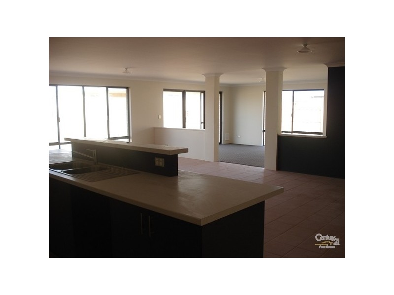 30 Senecio Way HALLS HEAD, Mandurah WA 6210