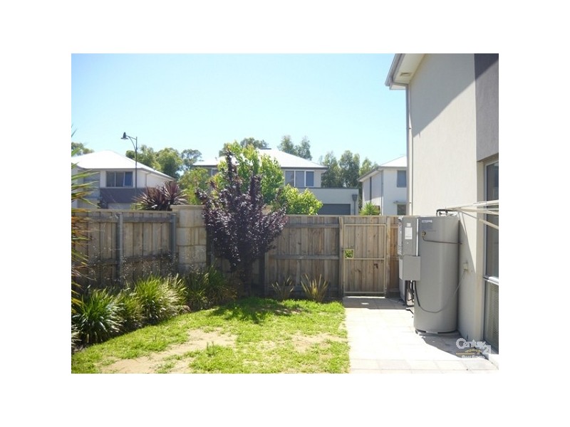 16 Malone Loop, Meadow Springs WA 6210