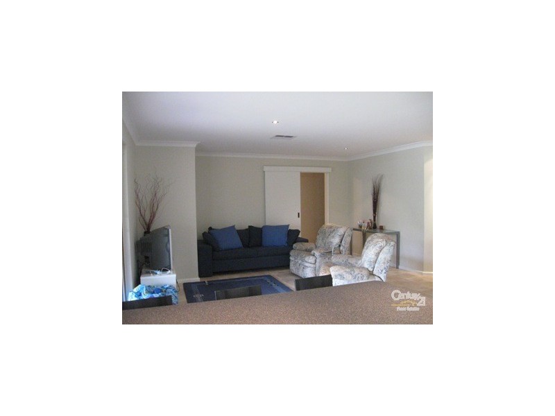 4 Honeysuckle Ramble HALLS HEAD, Mandurah WA 6210