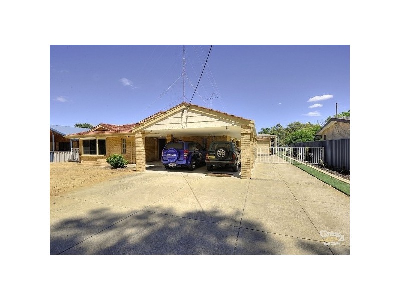 8 Norton Ave, Coodanup WA 6210