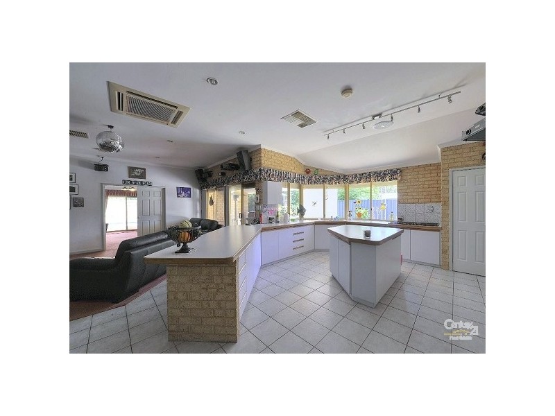 8 Norton Ave, Coodanup WA 6210