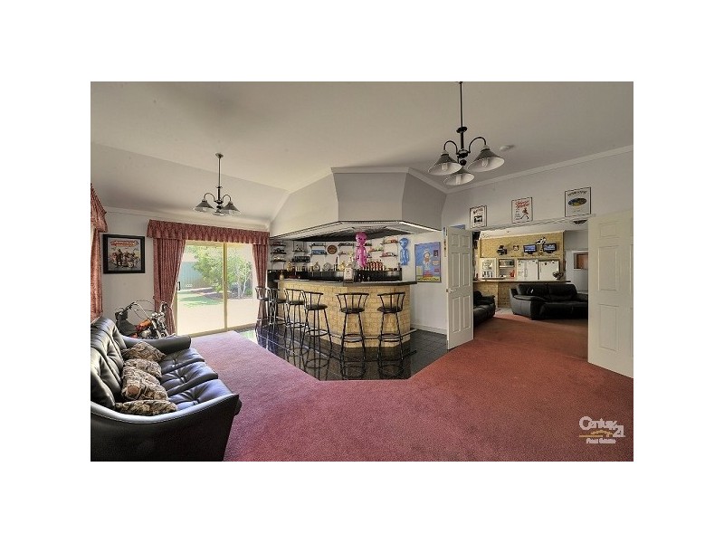 8 Norton Ave, Coodanup WA 6210