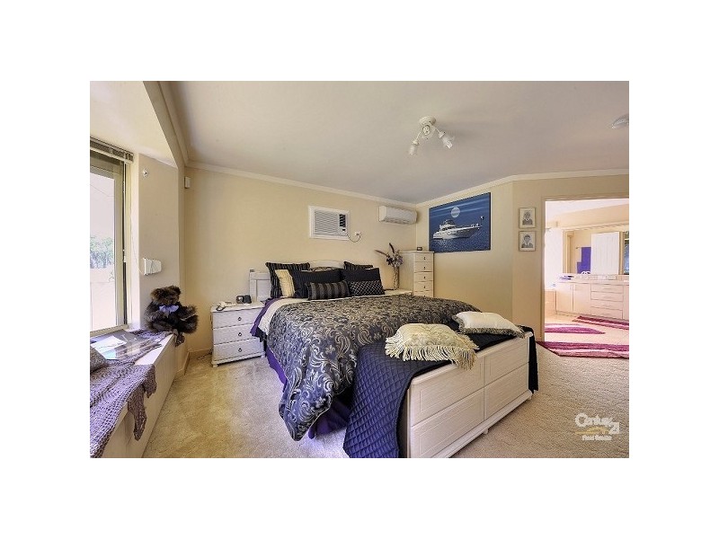 8 Norton Ave, Coodanup WA 6210