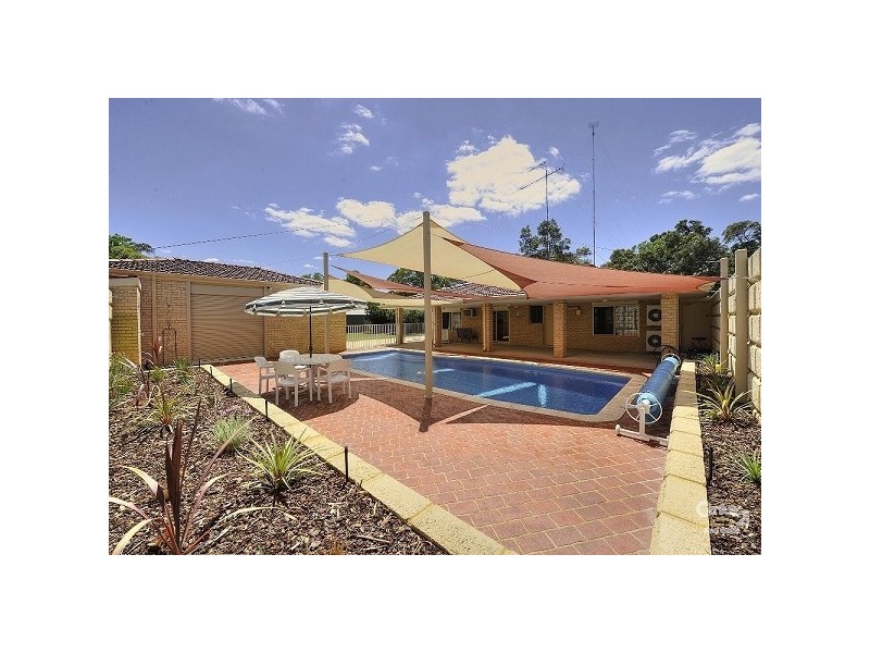 8 Norton Ave, Coodanup WA 6210